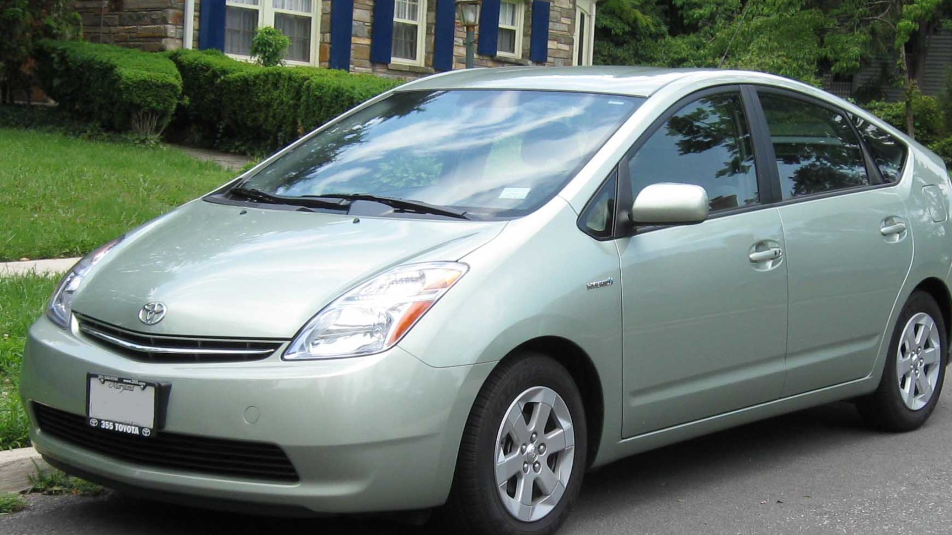 File:2nd Toyota Prius.jpg