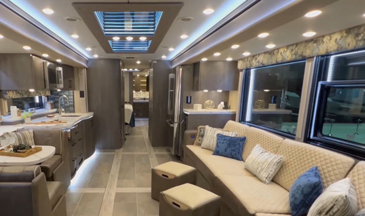 Foretravel Realm FS605