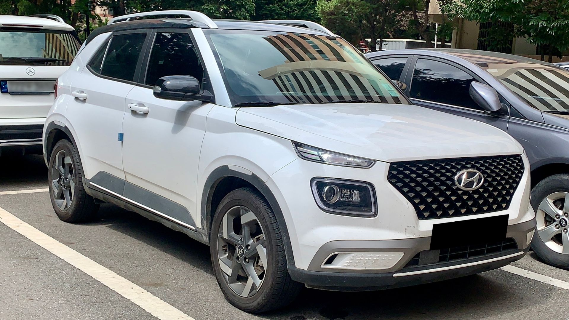 File:00 hyundai venue 1.jpg