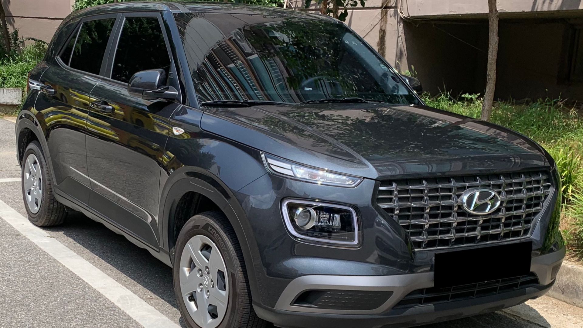 File:00 Hyundai Venue.jpg