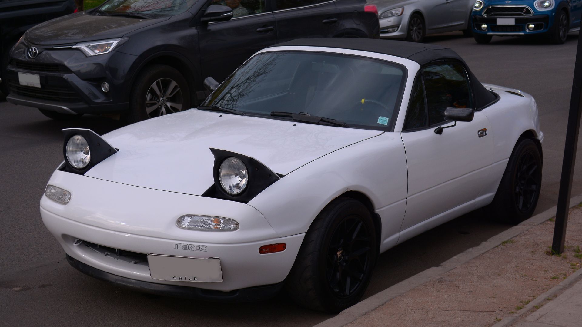 File:Mazda MX-5 Miata 1990 (50220487527).jpg