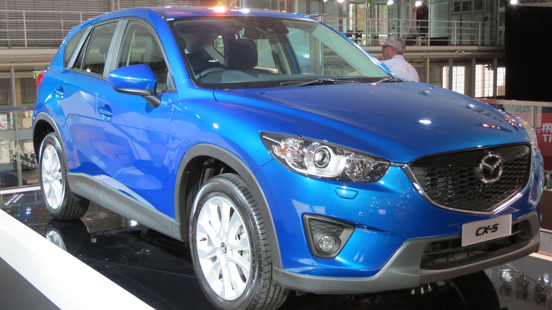 File:2012 Mazda CX-5 (KE) Grand Touring wagon (2012-10-26) 01.jpg