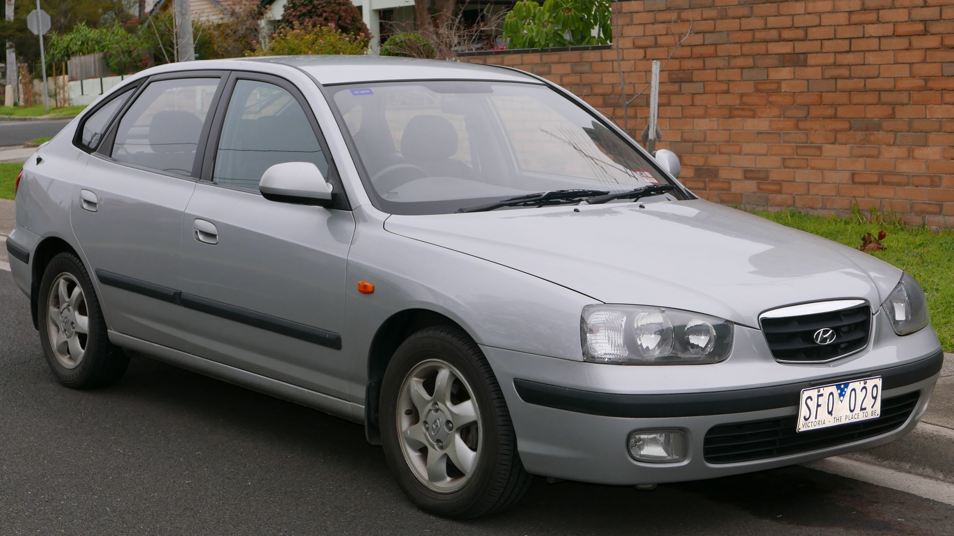 File:2003 Hyundai Elantra (XD) GLS hatchback (2015-07-14) 01.jpg