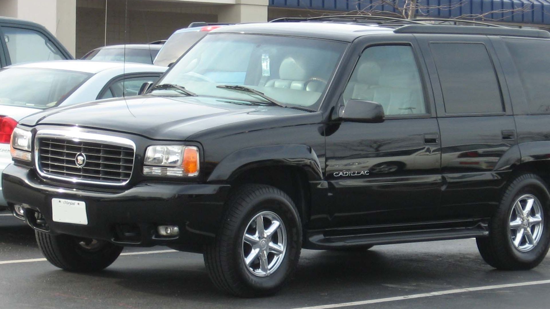 File:1st-Cadillac-Escalade.jpg