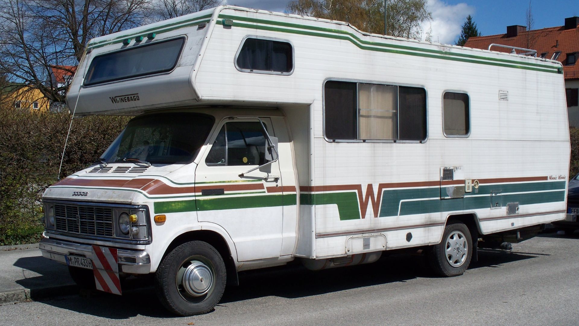 File:Dodge-based recreational vehicle in Munich.JPG