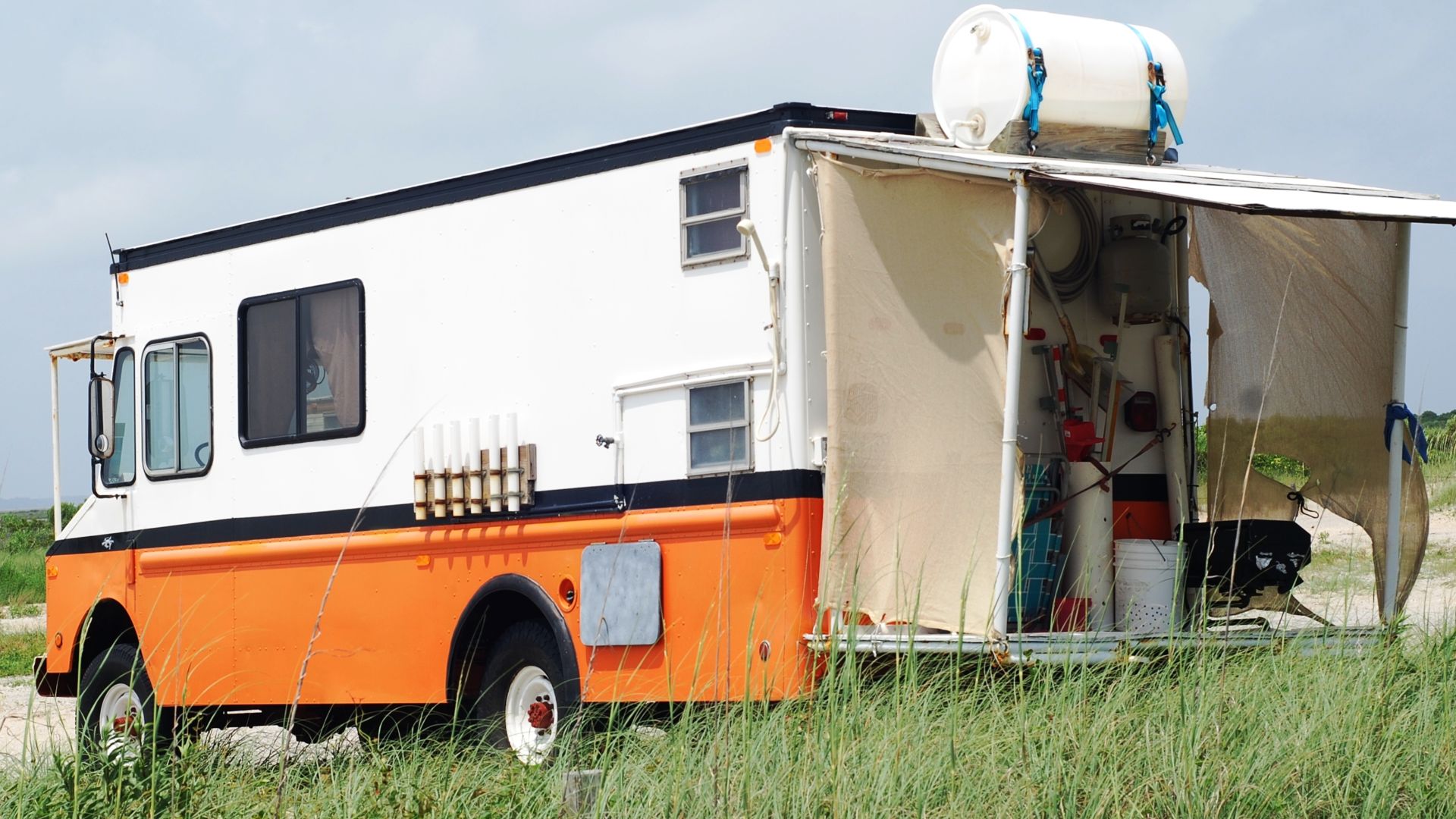 File:Core Banks vehicles - 2013-06 - 03d.JPG