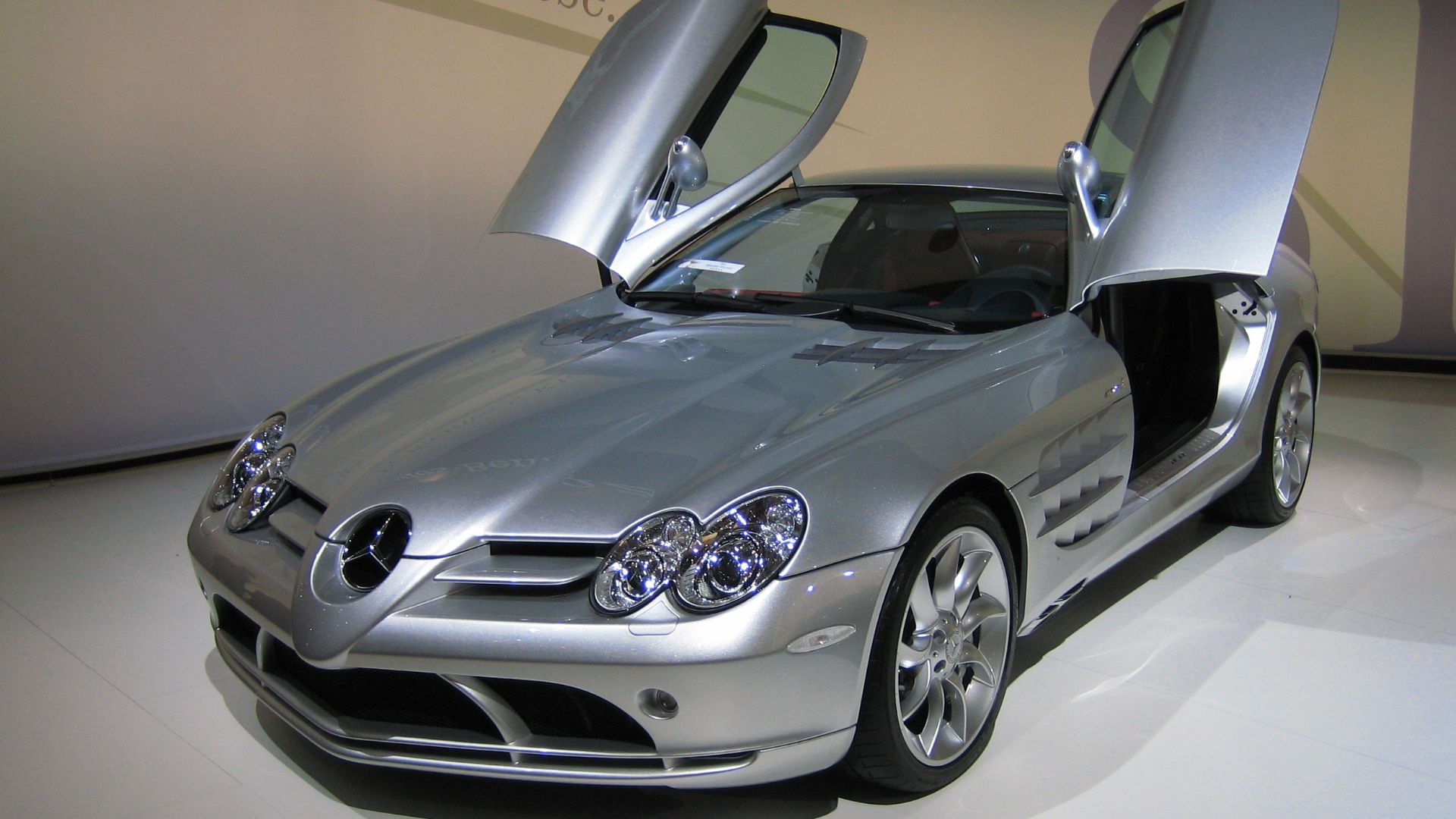 File:Mercedes-Benz SLR McLaren 2.jpg