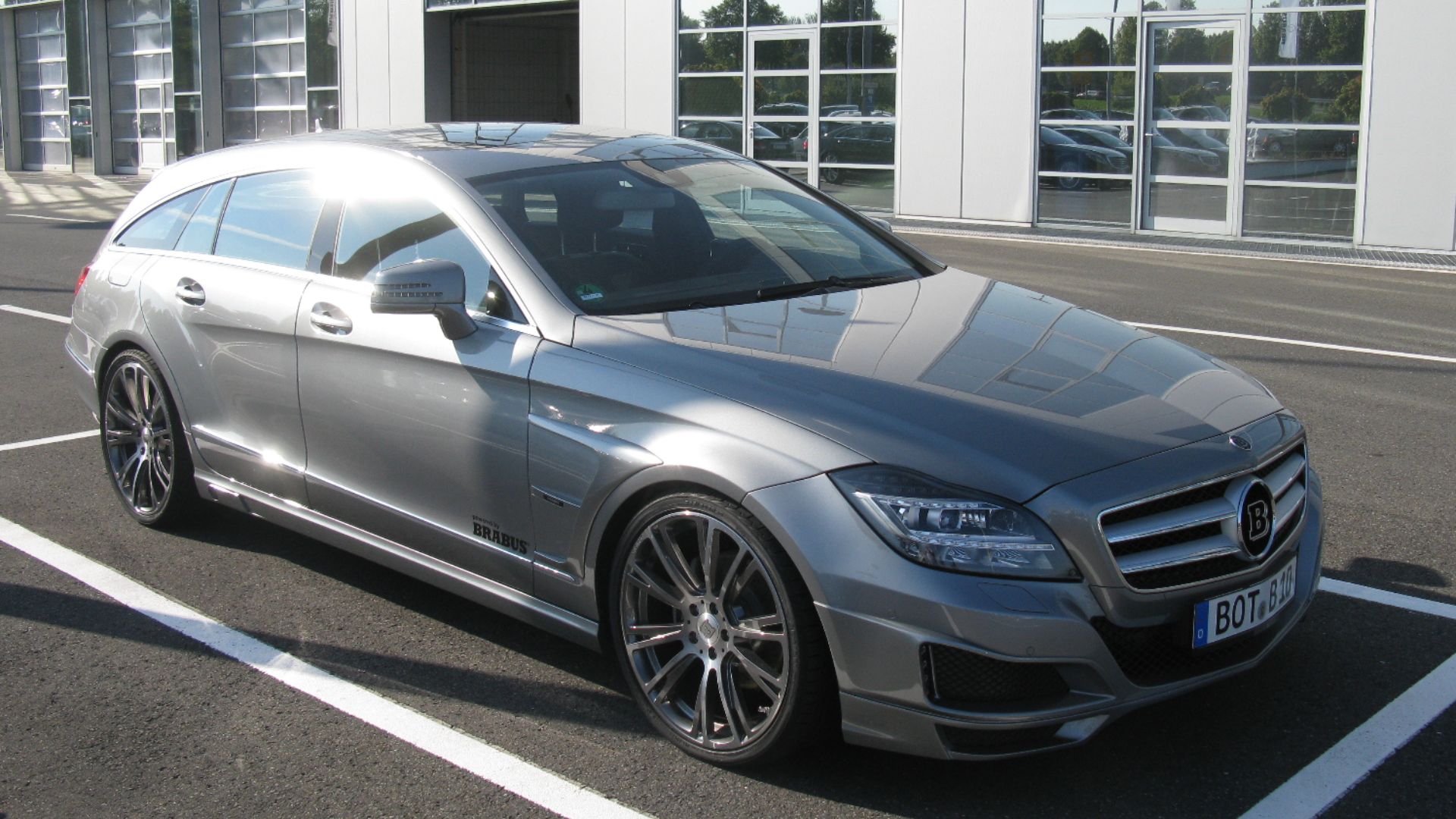 File:Mercedes-Benz CLS Shooting Brake Brabus (10123622074).jpg