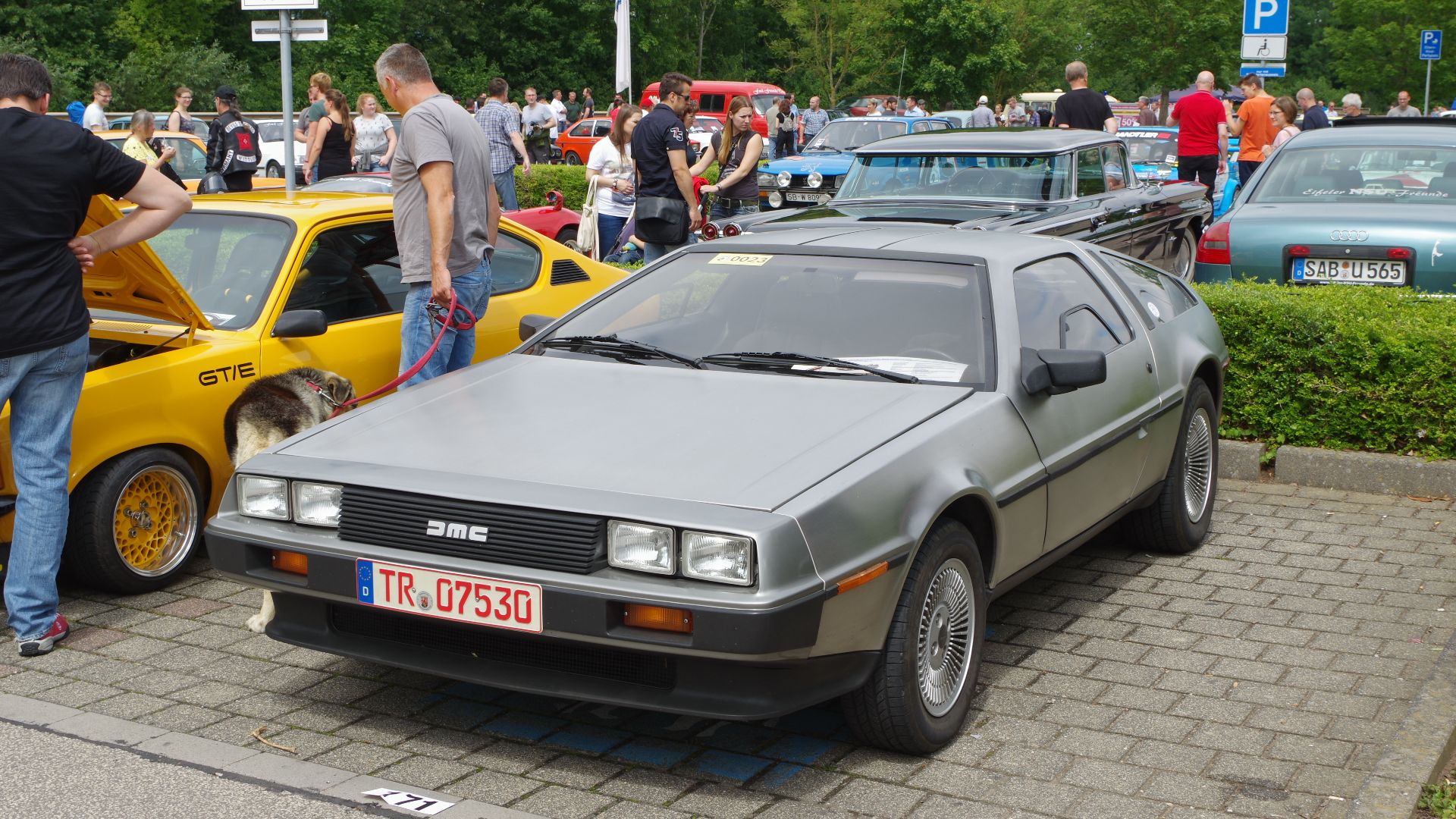 File:DeLorean DMC-12 BW 2017-07-16 15-08-14.jpg