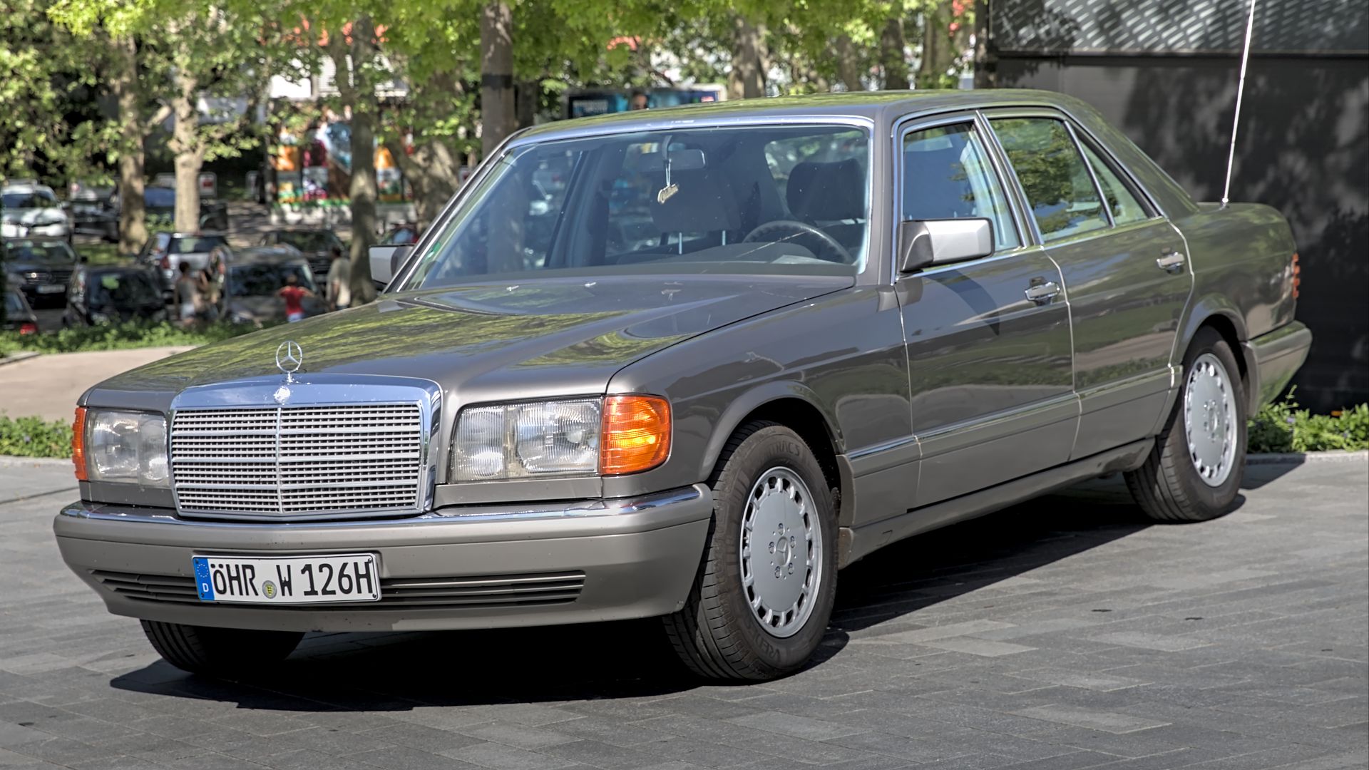 File:Mercedes-Benz W126 MOPF 1X7A0398.jpg