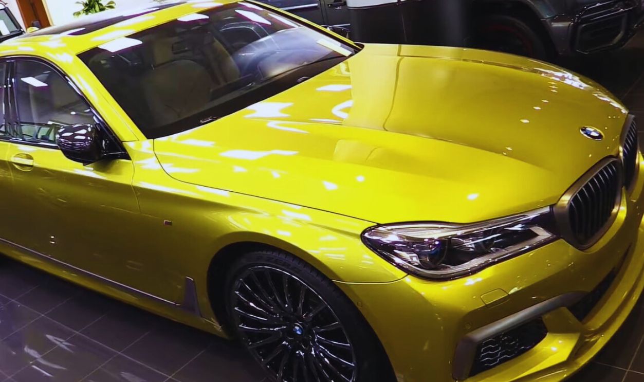 BMW M760Li In Matte Gold