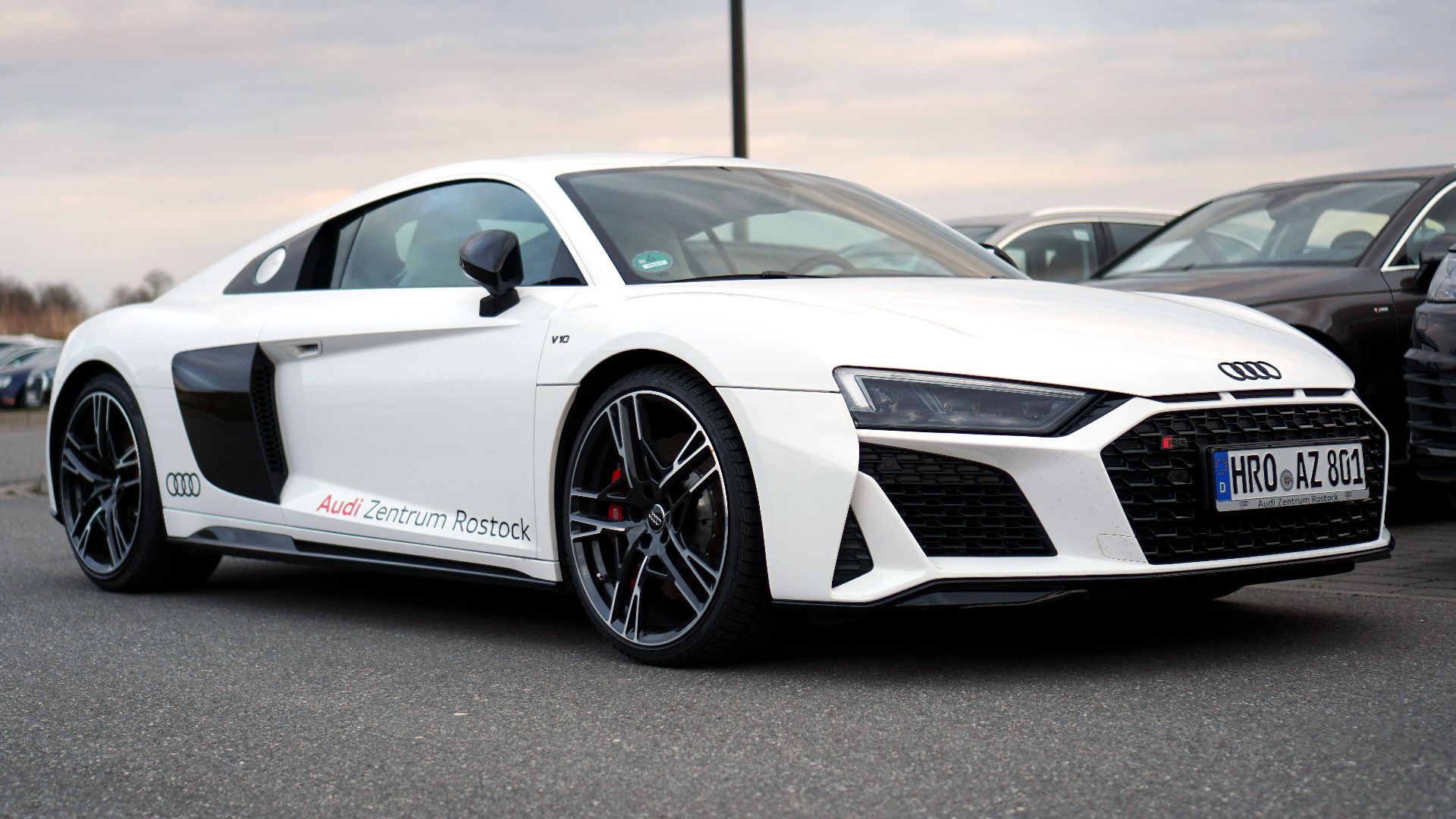 File:R8 Coupe V10 performance-1.jpg