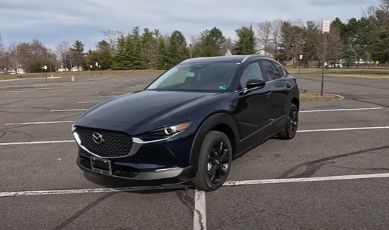 2025 Mazda CX-30 Select ($25,195–$37,600)