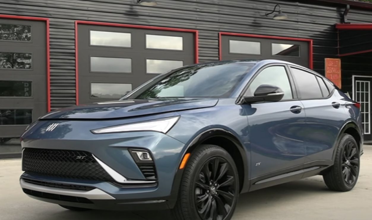 2025 Buick Envista Sport Touring ($25,795)