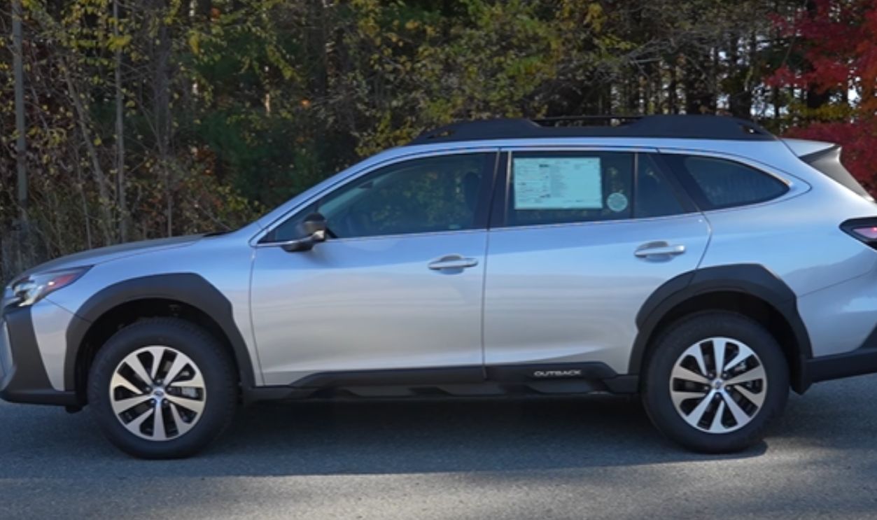 2025 Subaru Outback Base ($29,995)