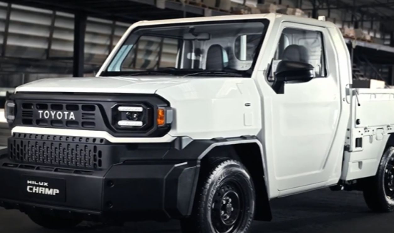 The Champ Has Manual Crank Windows And No Infotainment 