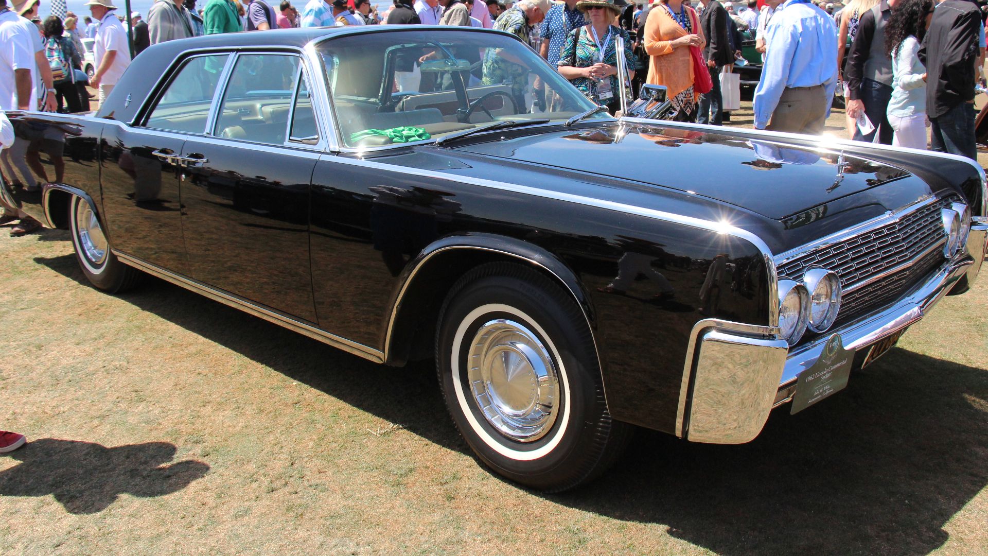 File:1962 Lincoln Continental Sedan (20907583848).jpg