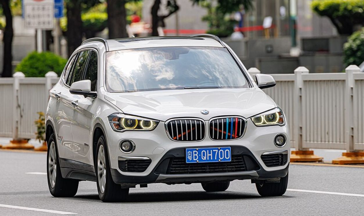 8. BMW X1