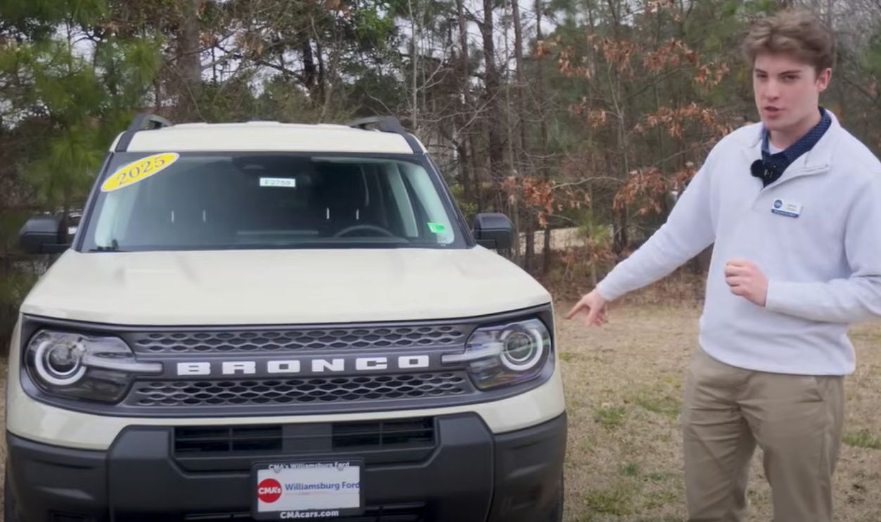 2025 Ford Bronco Sport Base ($30,995)