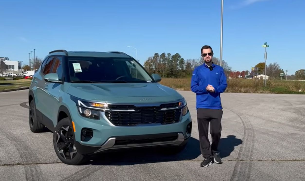 2025 Kia Seltos LX ($25,044–$26,085)