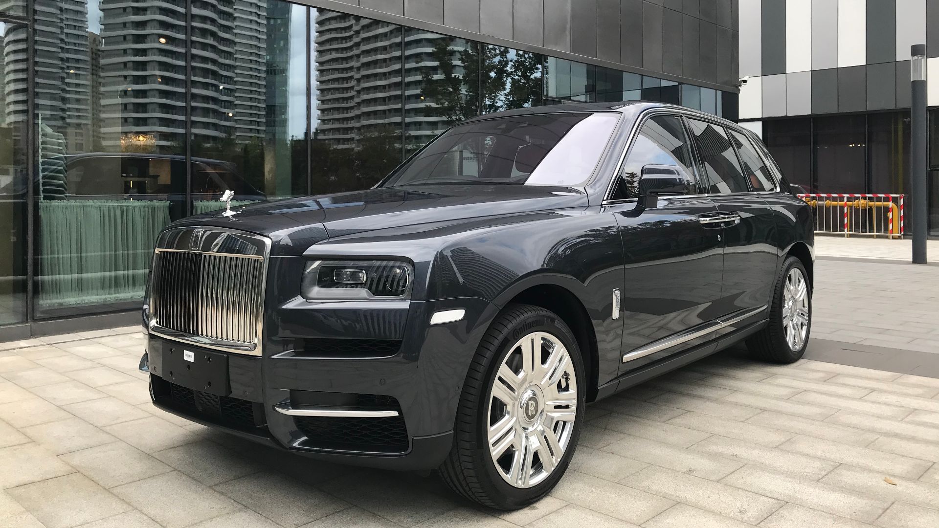 File:Rolls-Royce Cullinan 001.jpg