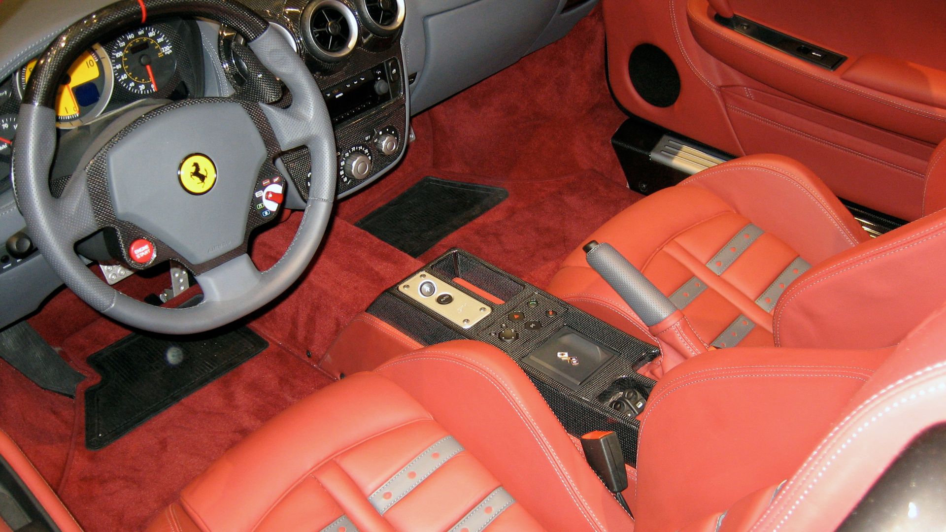 File:Ferrari F430 interior at 2006 Chicago Auto Show.jpg