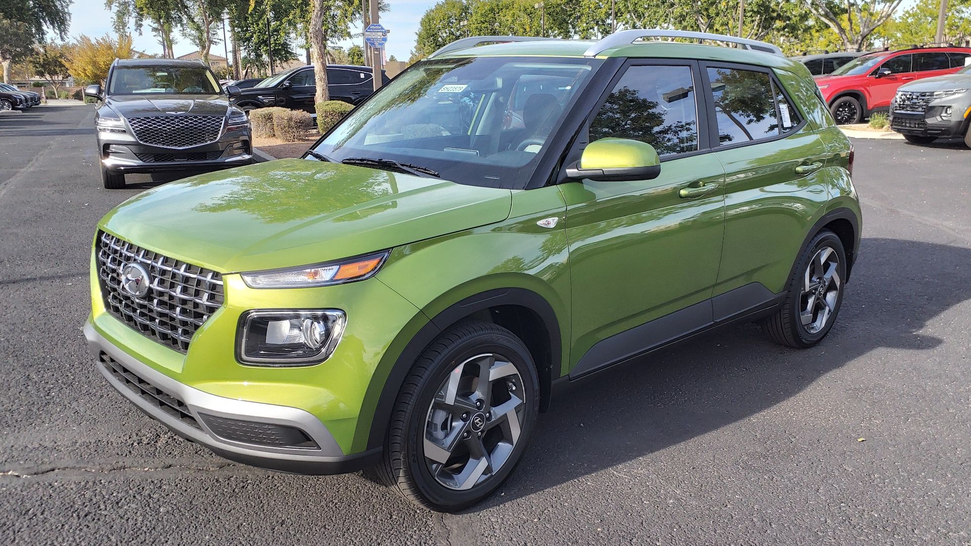 File:23 Hyundai Venue SEL.jpg