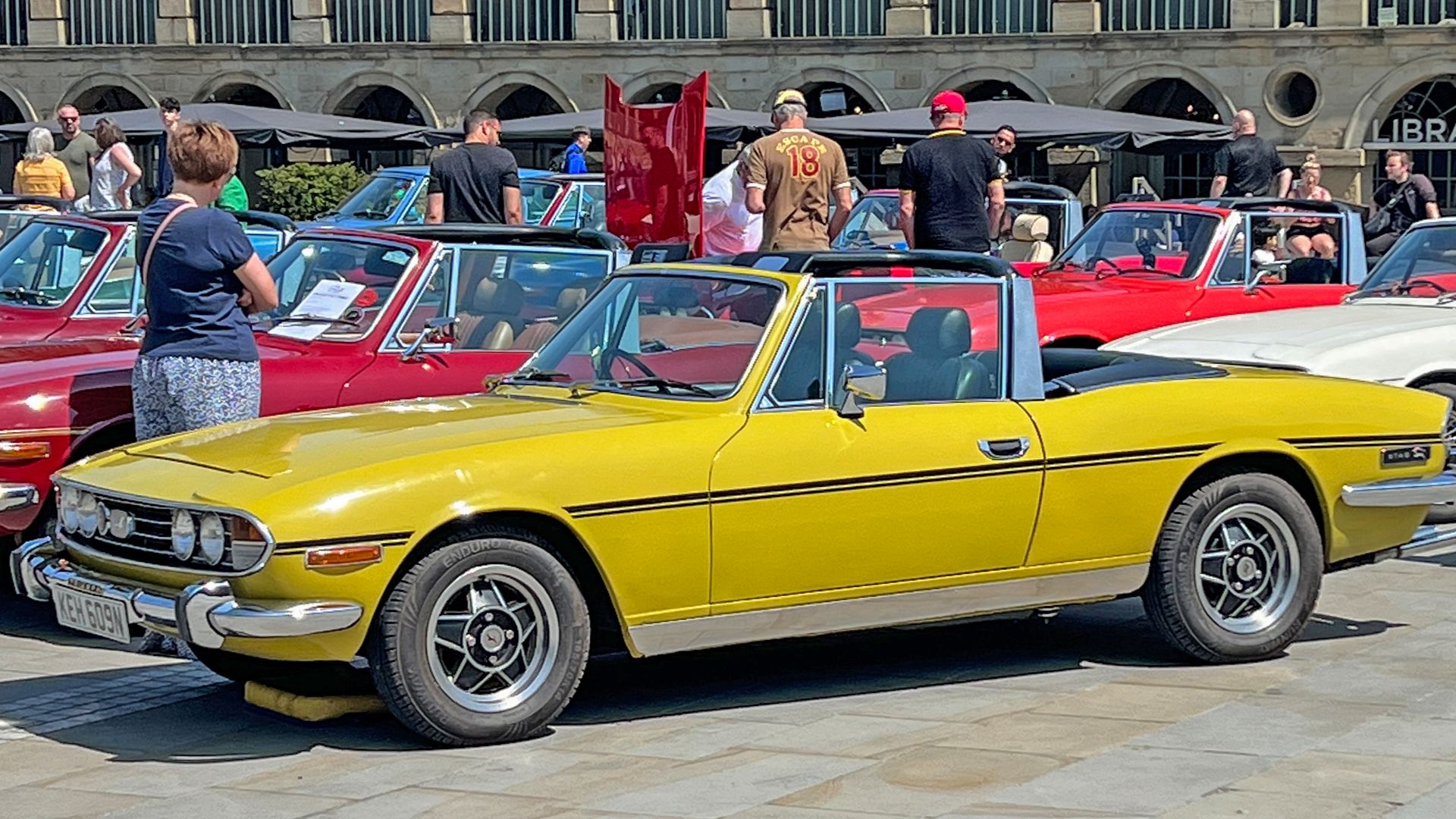 File:Triumph Stag, Piece Hall Flickr 4 June 2023.jpg