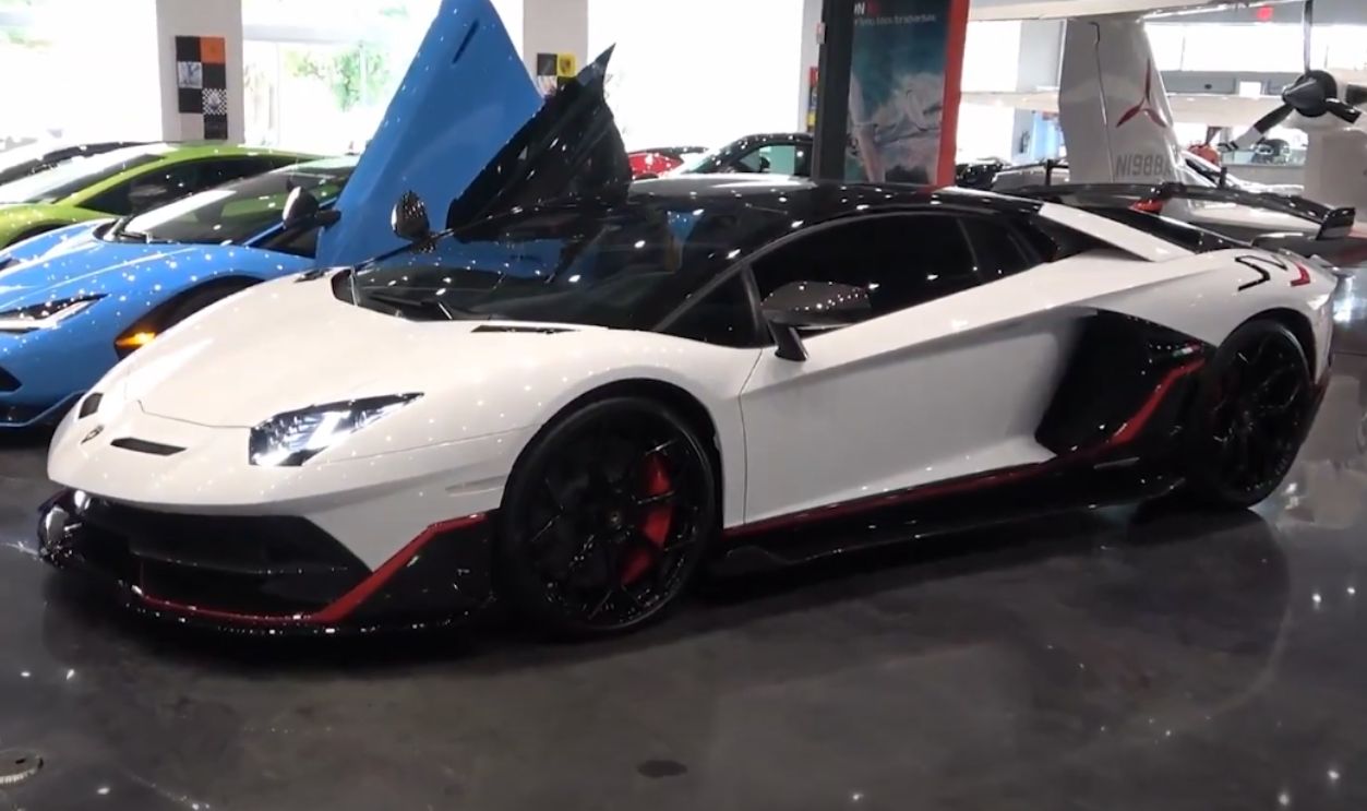 Lamborghini Aventador Roadster—Specs