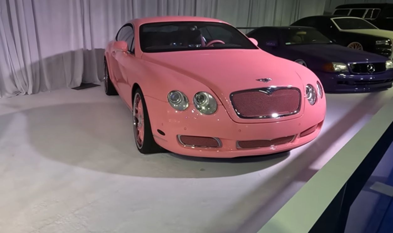 Paris Hilton (Bentley Continental GT)