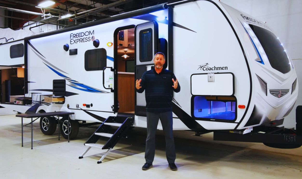 Coachmen Freedom Express 292BHDS