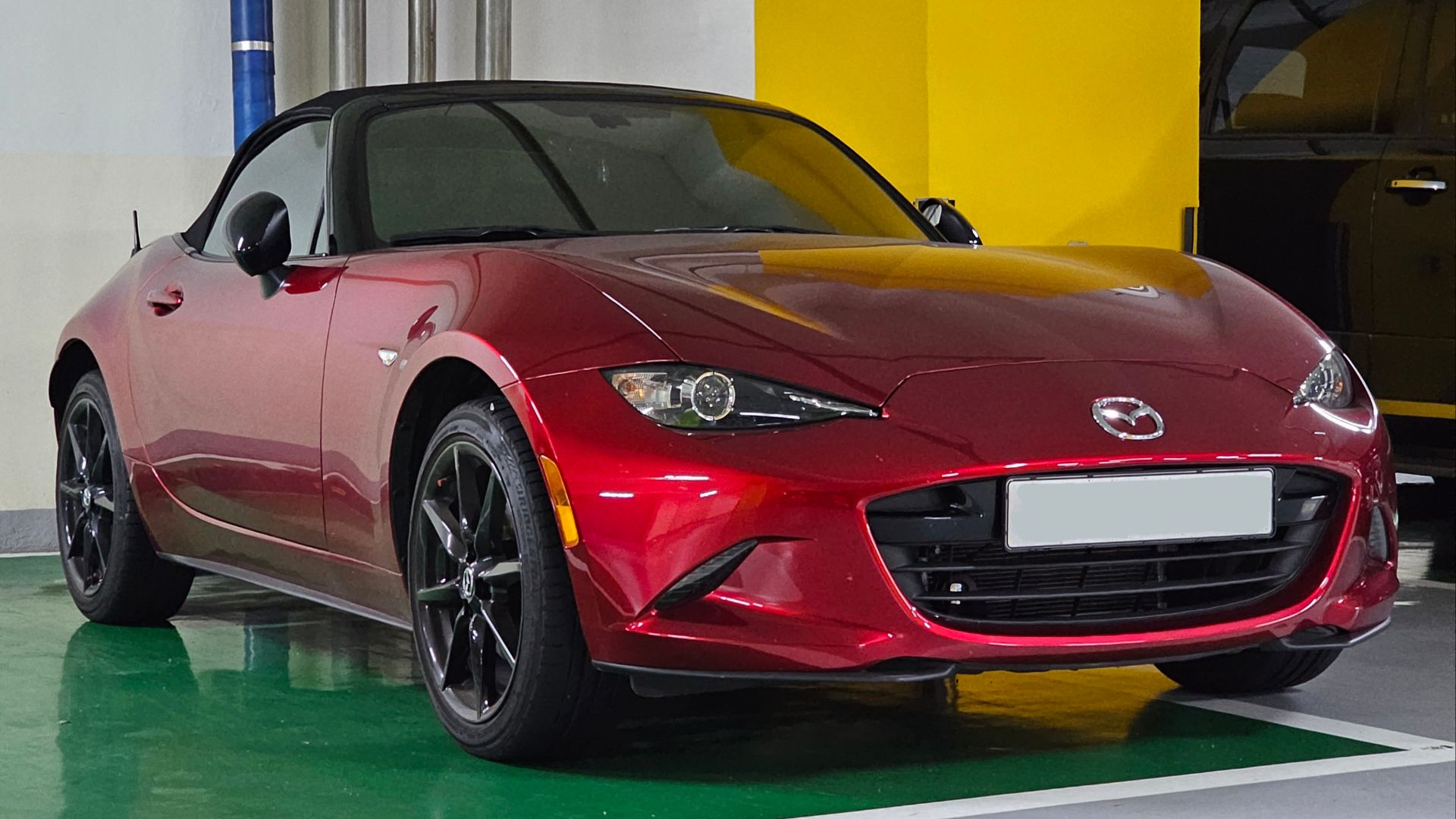 File:Mazda MX-5 Miata SkyactivG ND Soul Red Crystal Metallic (9).jpg