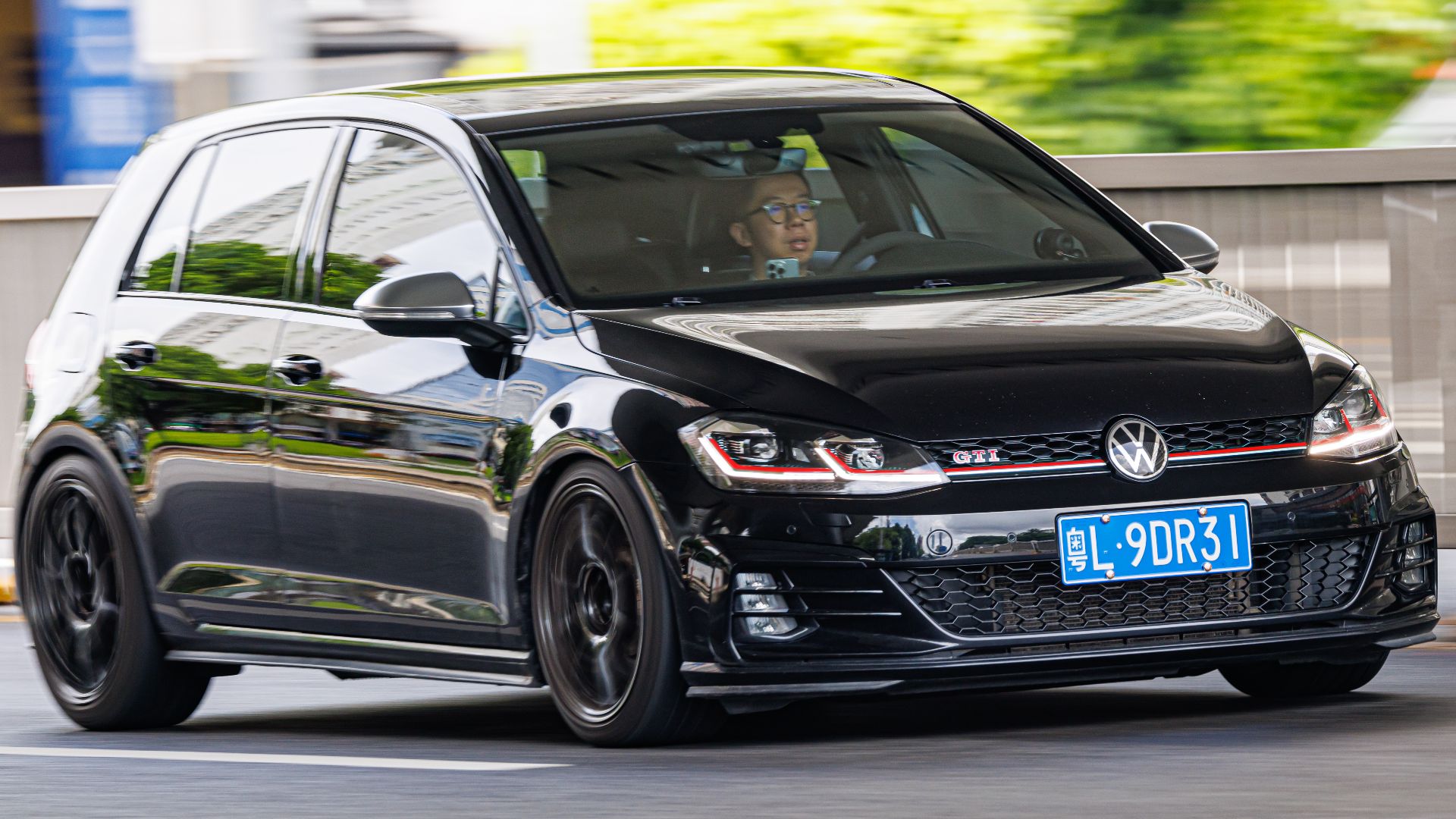 File:VOLKSWAGEN GOLF GTI (Mk7, Typ 5G) China (3).jpg