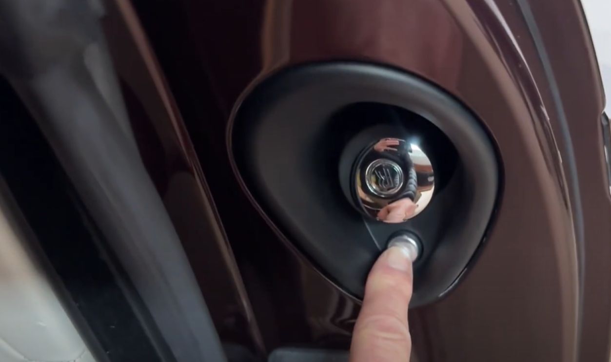 Hidden Umbrella Compartments