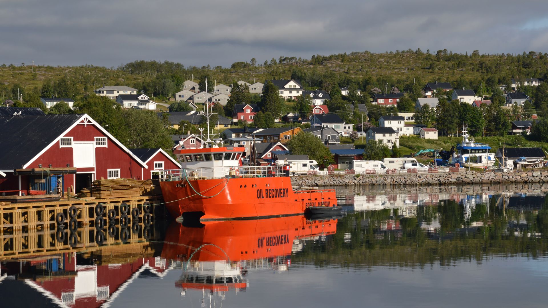 File:Boreal Maritim Oil Recovery (ship) - Senja, Norway 2023-07-10.jpg
