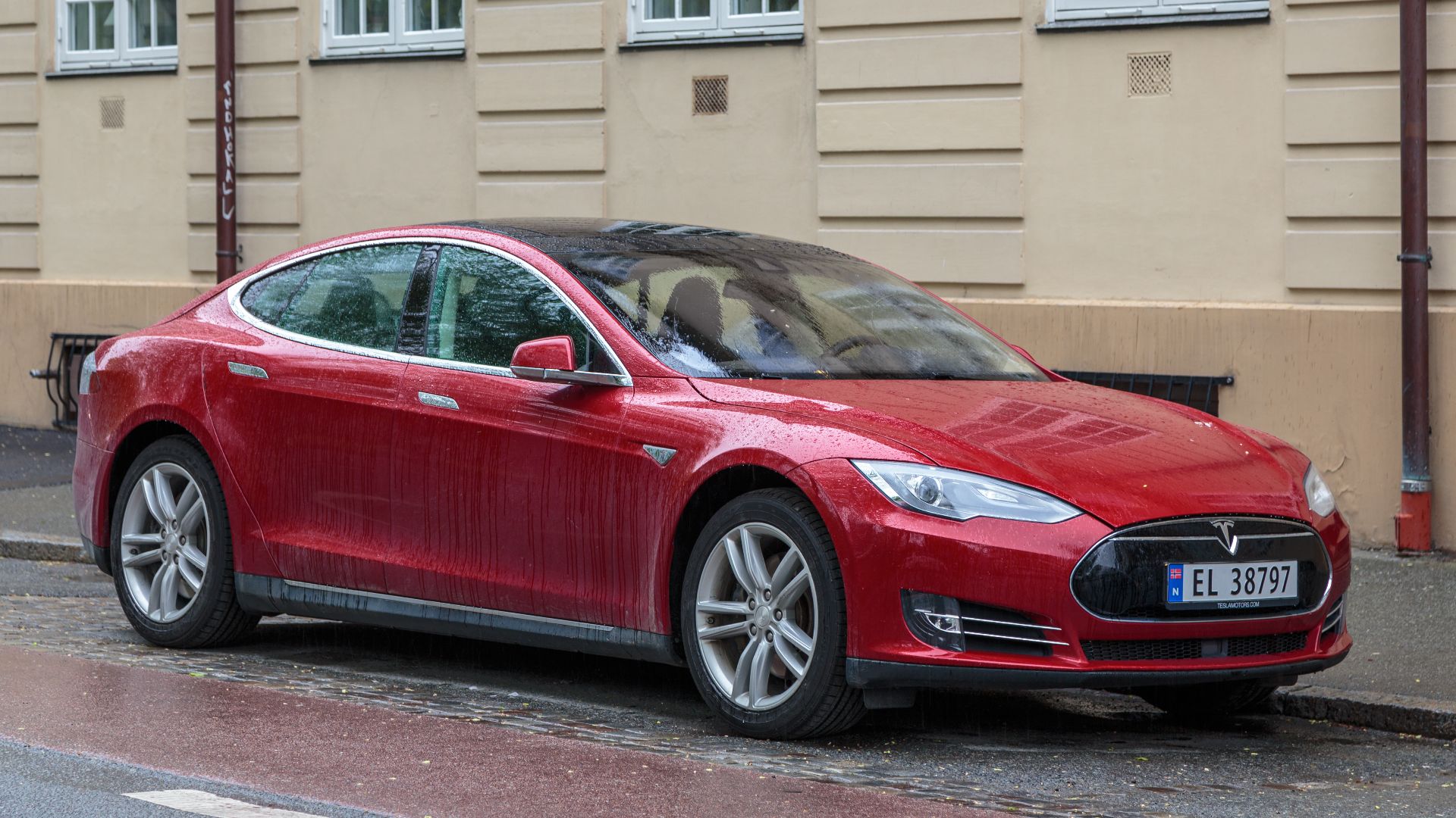 File:Tesla Model S in Trondheim.JPG
