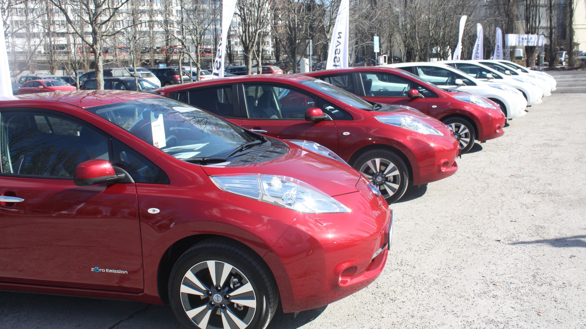 File:Launch 2013 Nissan Leaf in Norway (2).jpg