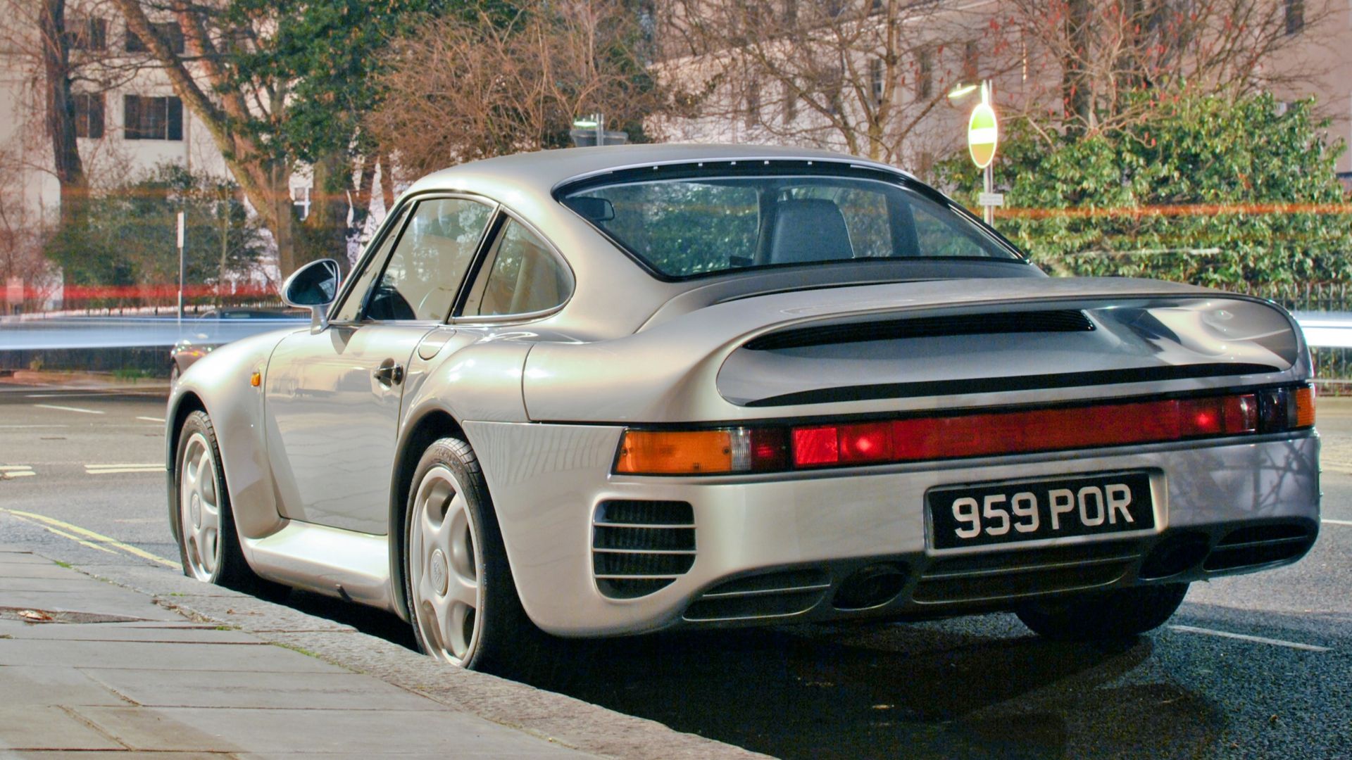 File:Porsche 959 (series 2) in Belgravia on 2012-03-01.jpg