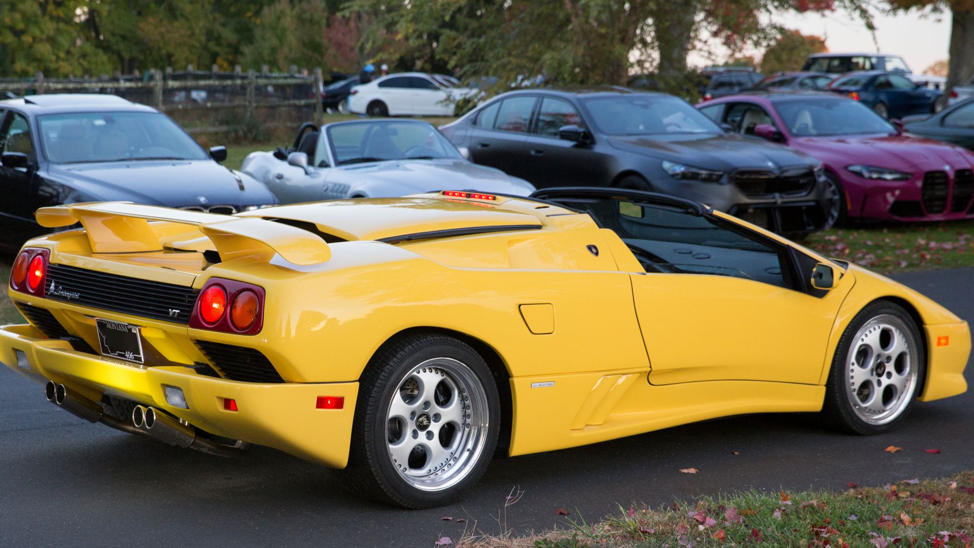 File:1999 Lamborghini Diablo VT Roadster in Giallo, rear right.jpg