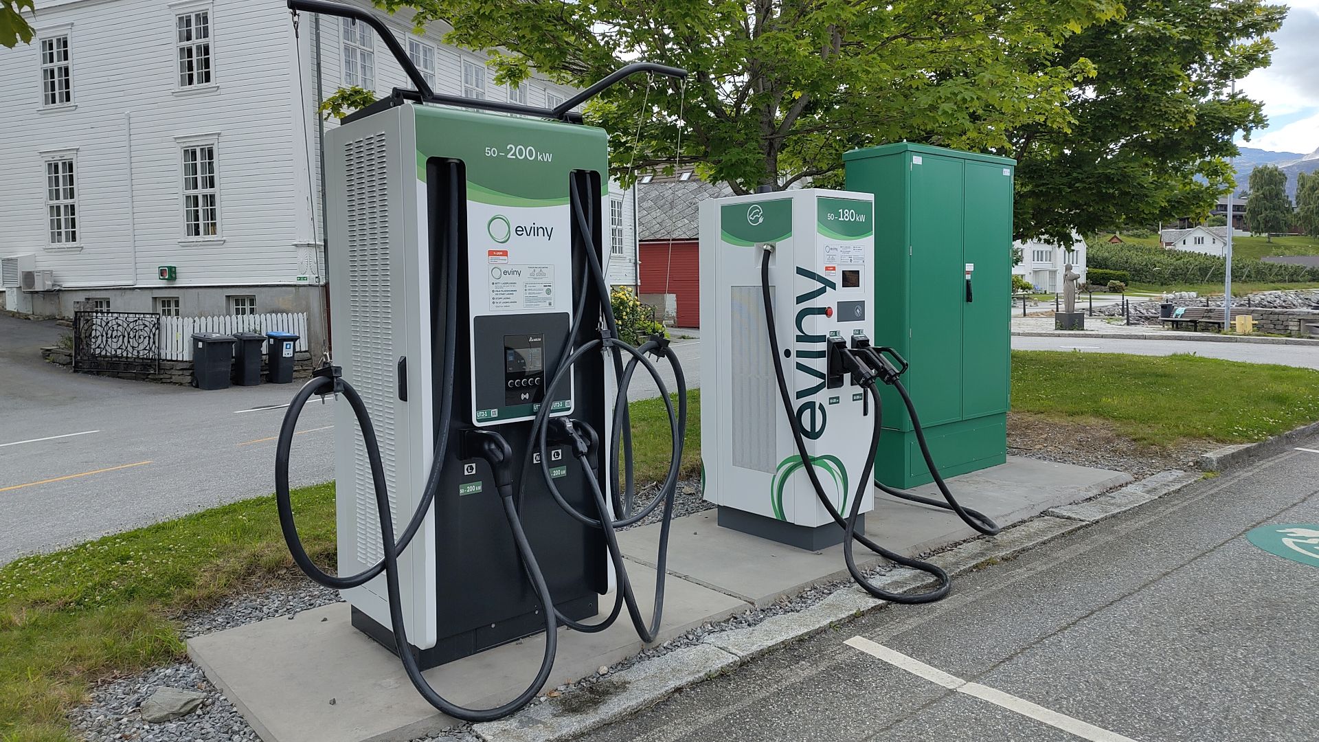 File:Electric vehicle charging station in Utne.jpg
