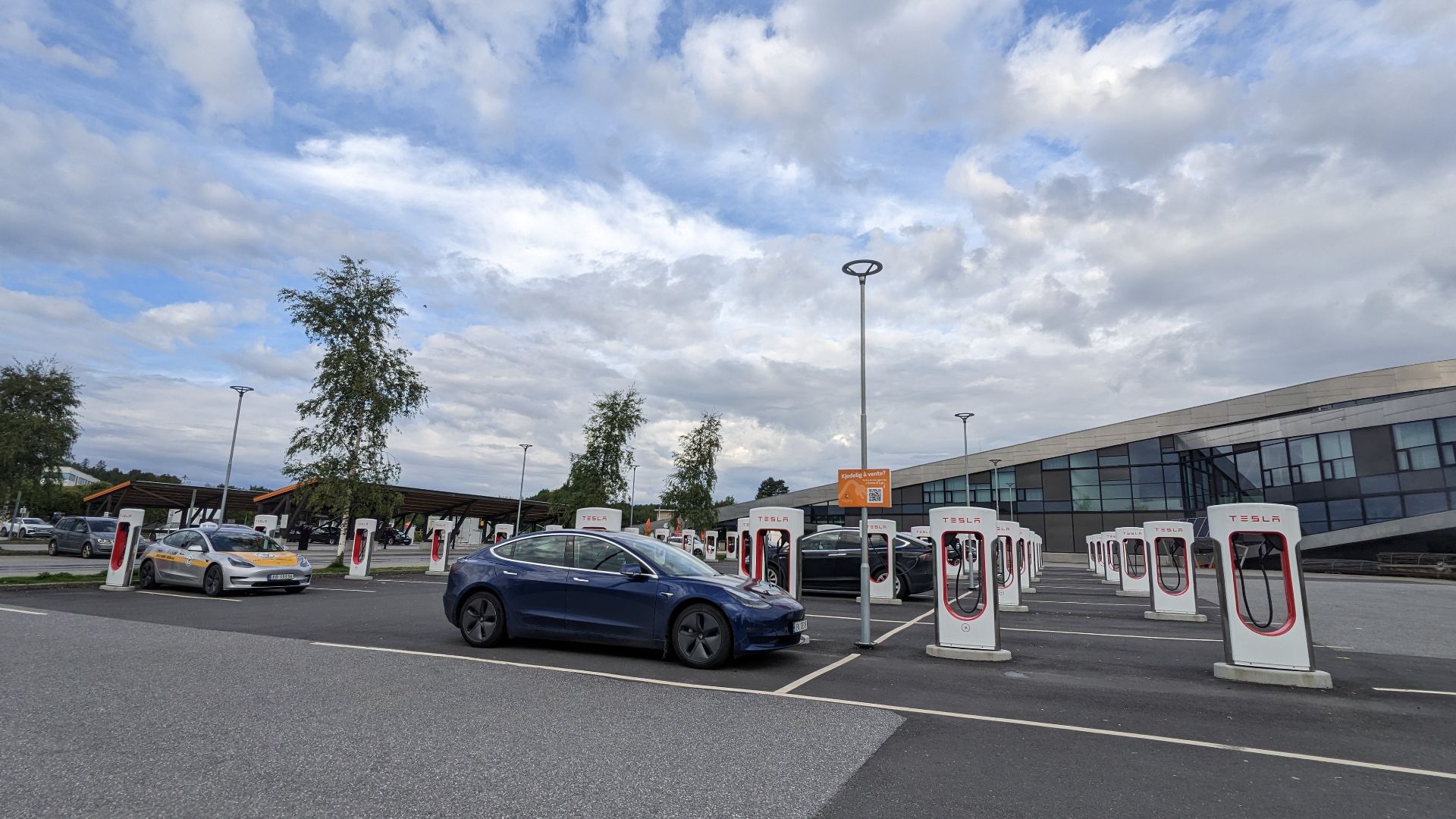 File:Tesla charging stations insperia.jpg