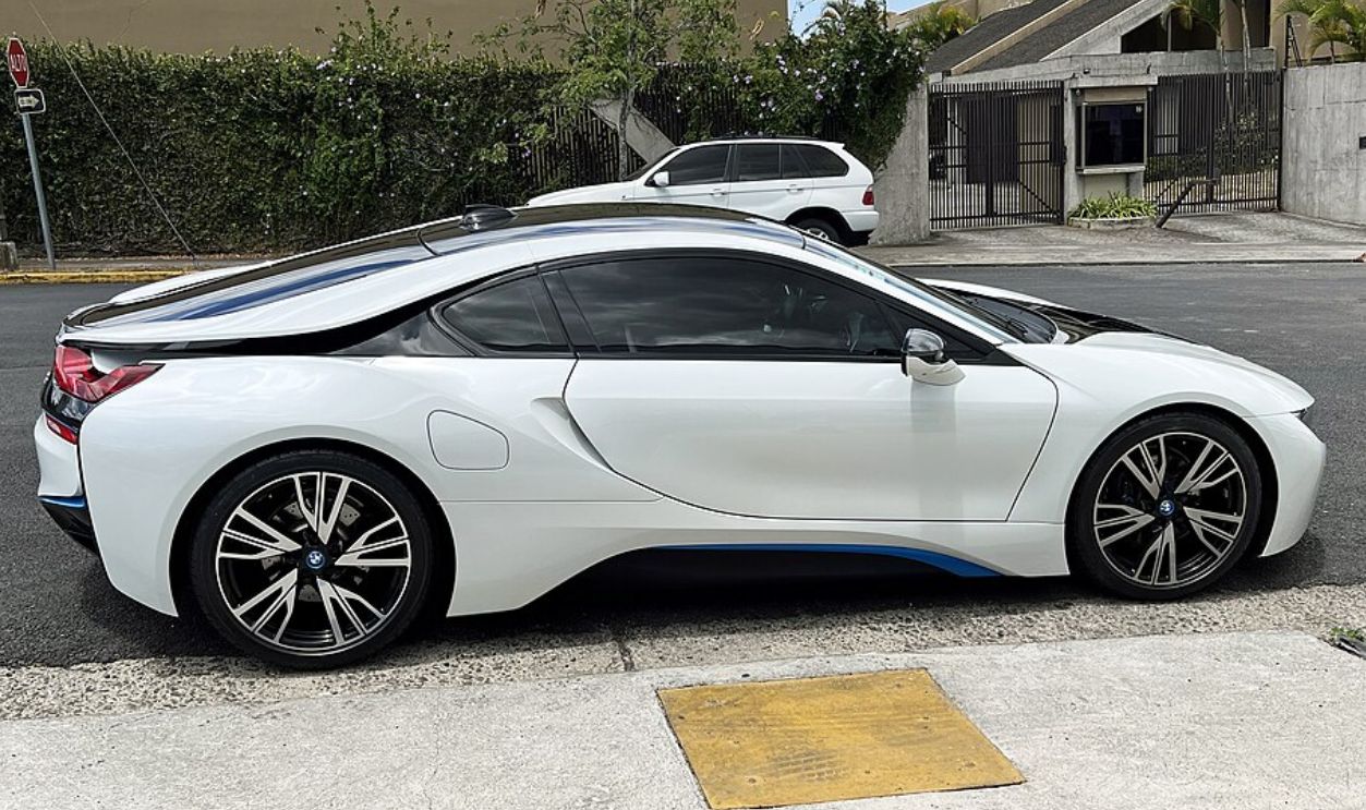 BMW i8