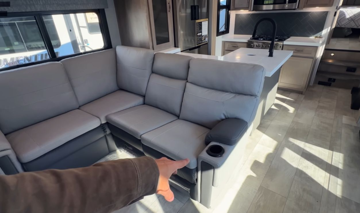 Grand Design Momentum 395MS