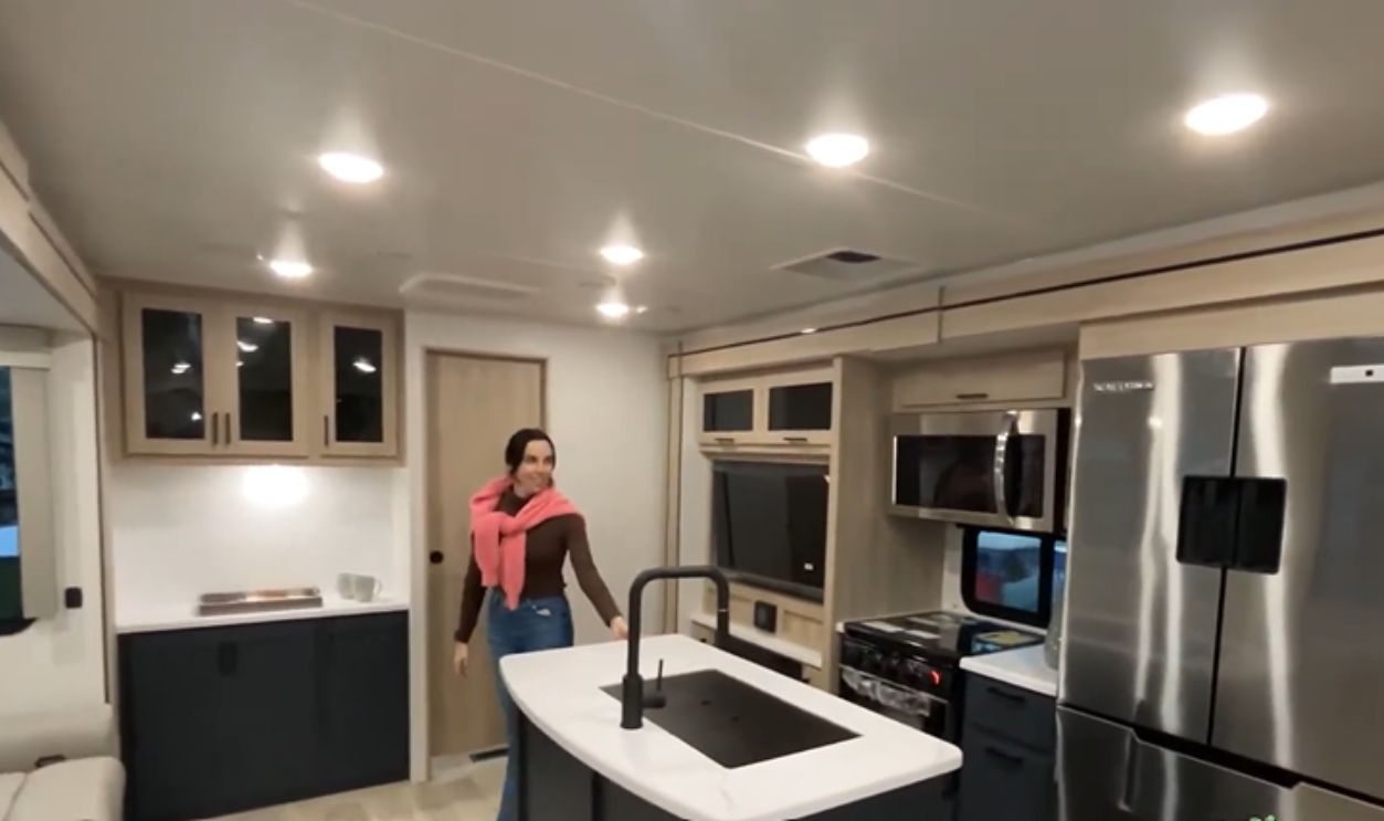 Winnebago Voyage V3538BR