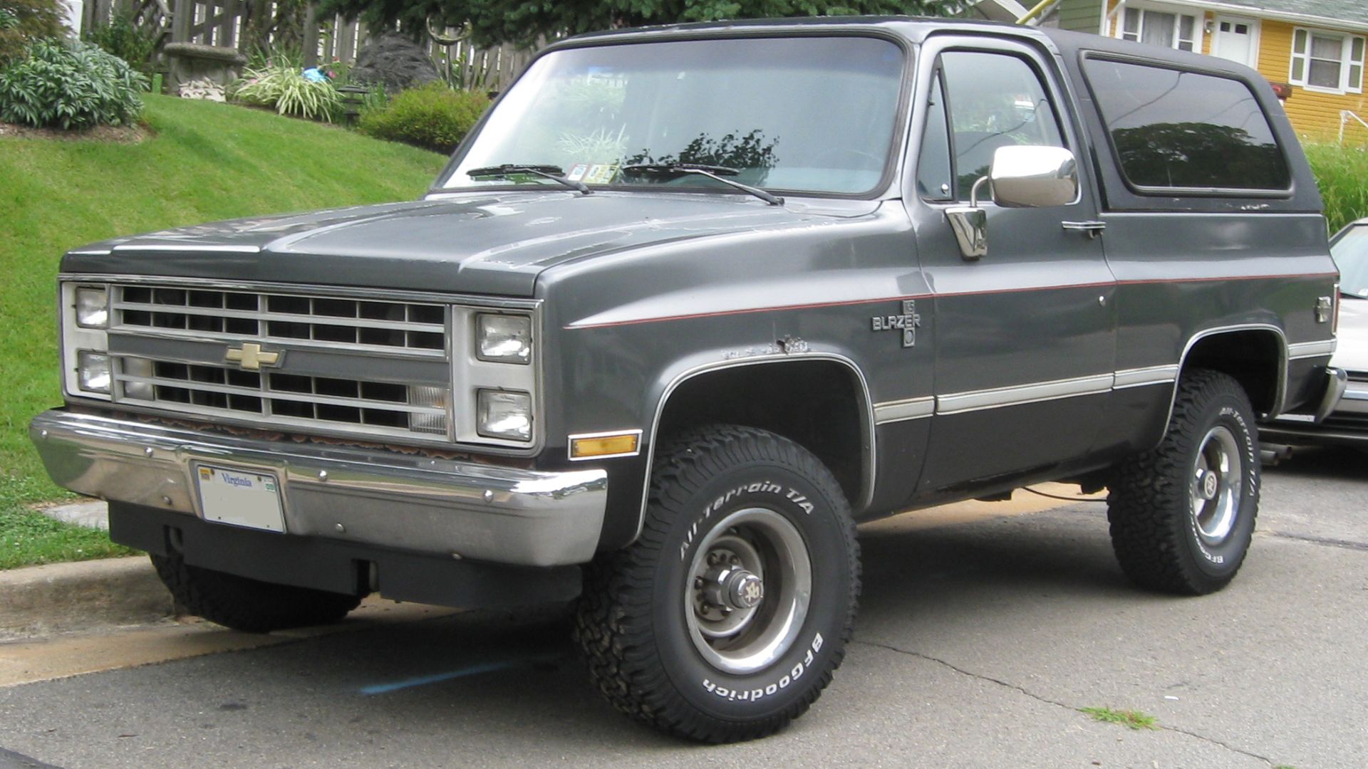 File:Chevrolet K5 Blazer -- 09-07-2009.jpg