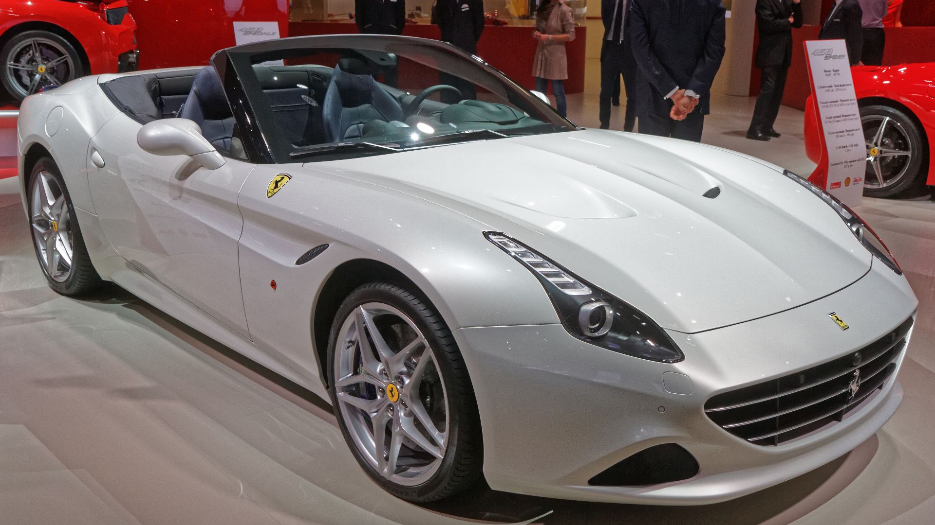 File:Ferrari California T - Mondial de l'Automobile de Paris 2014 - 003.jpg