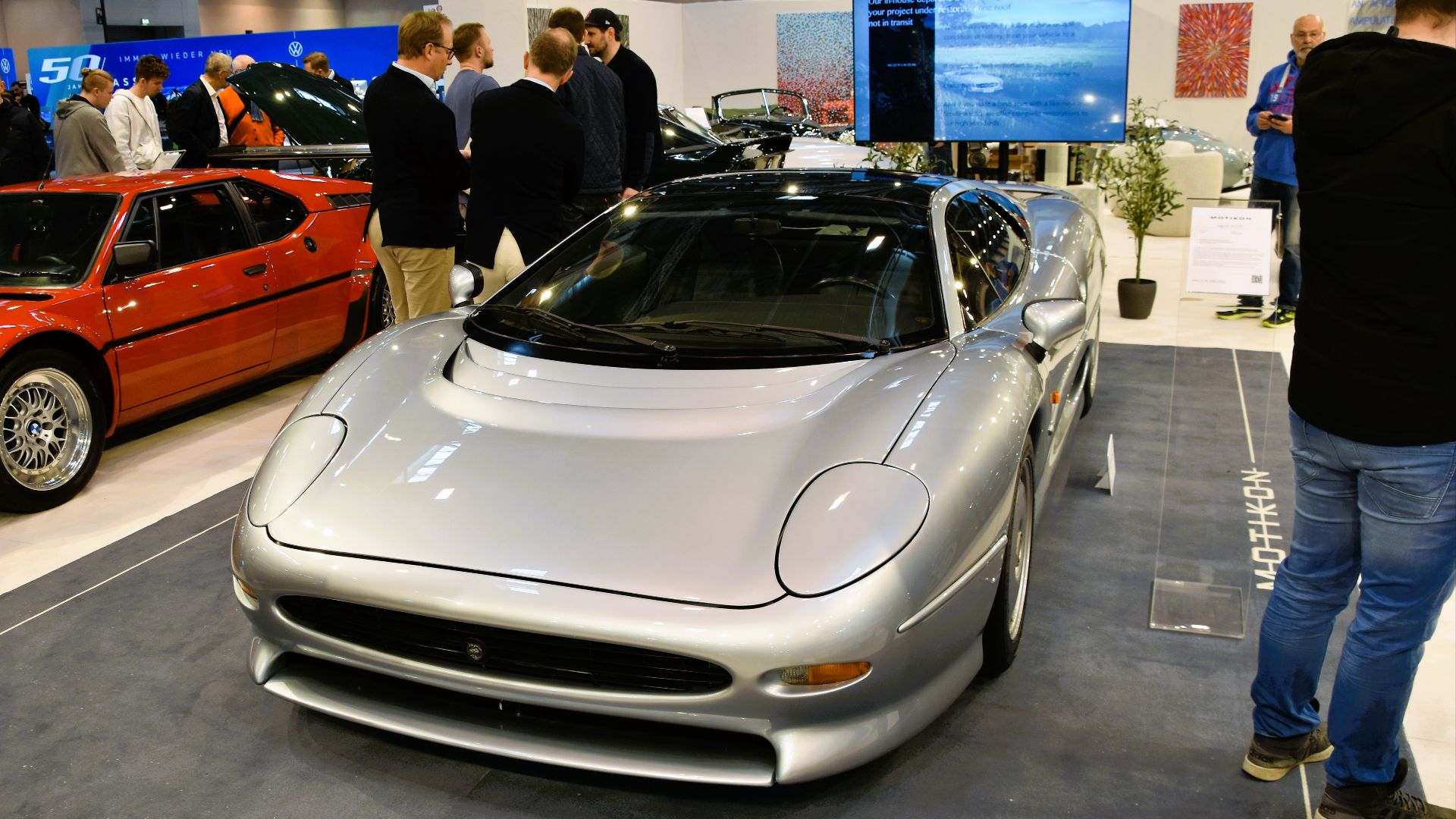 File:Jaguar XJ220 (1993) (52866246780).jpg