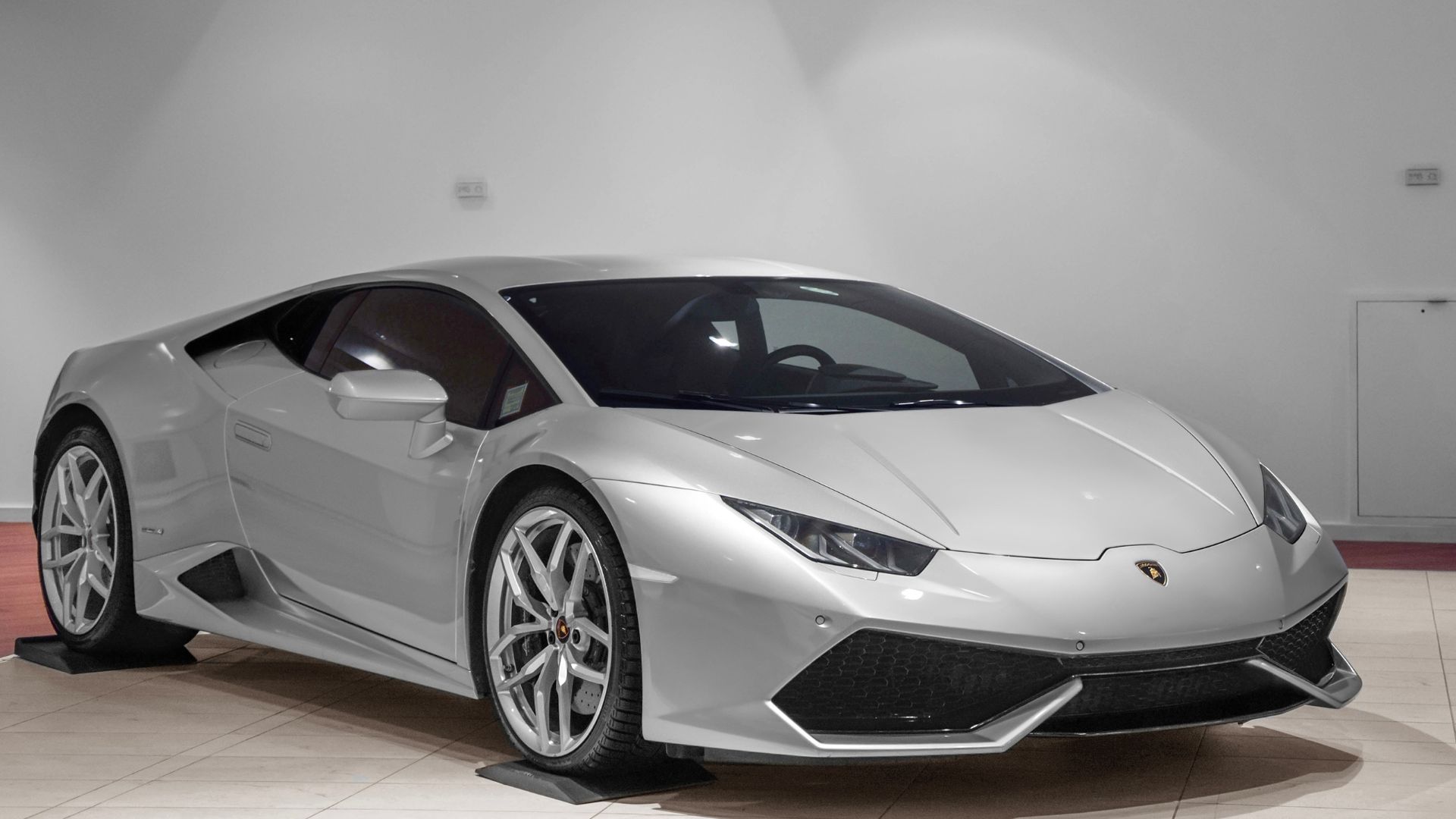 File:Lamborghini Huracán LP 610-4 (30340917761).jpg