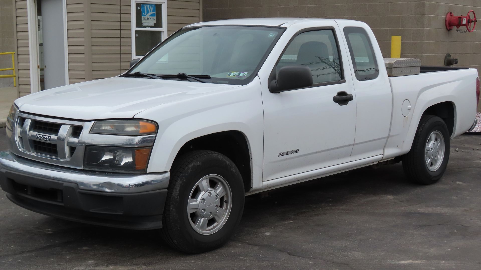 File:2008 Isuzu i-290 S Extended Cab, front left, 02-01-2024.jpg