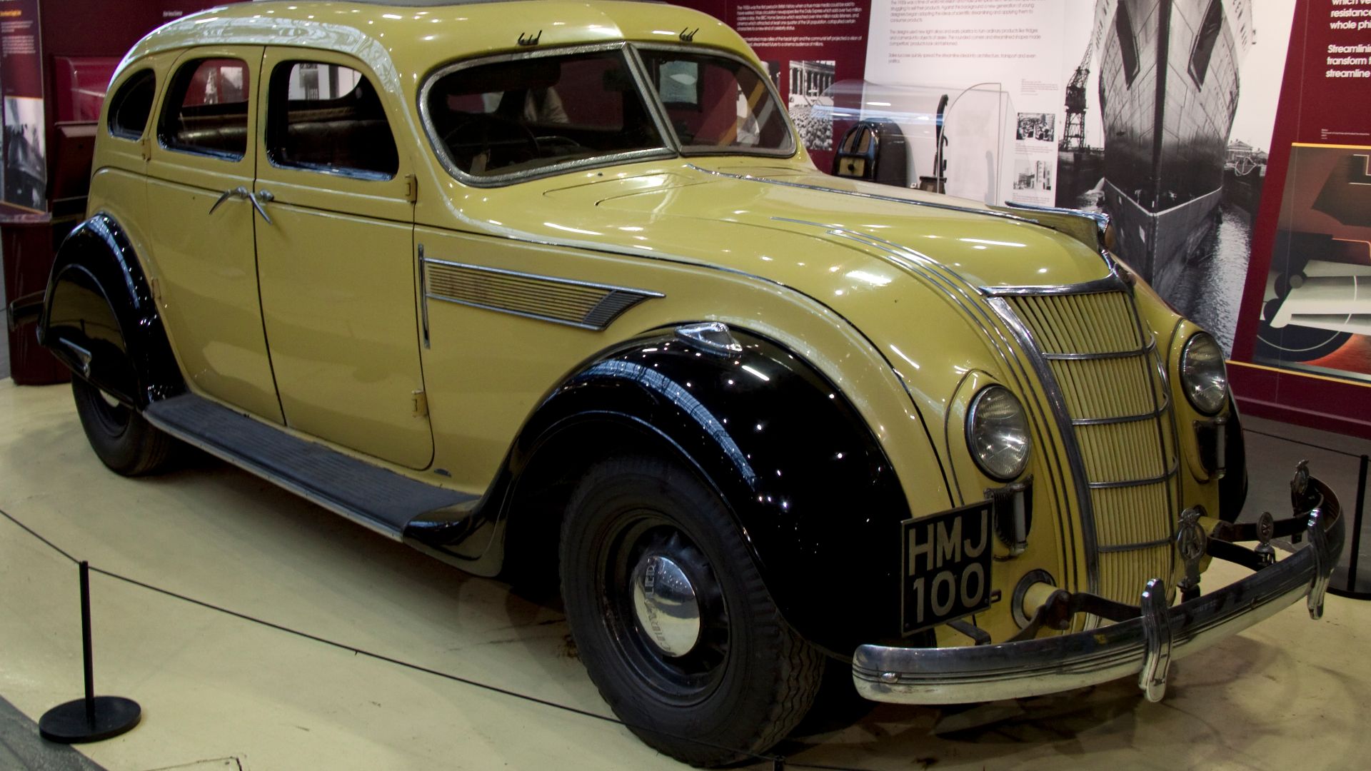 File:Chrysler Airflow 1 (5442084379).jpg